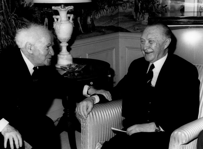  David Ben-Gurion and Konrad Adenauer chatting in 1960